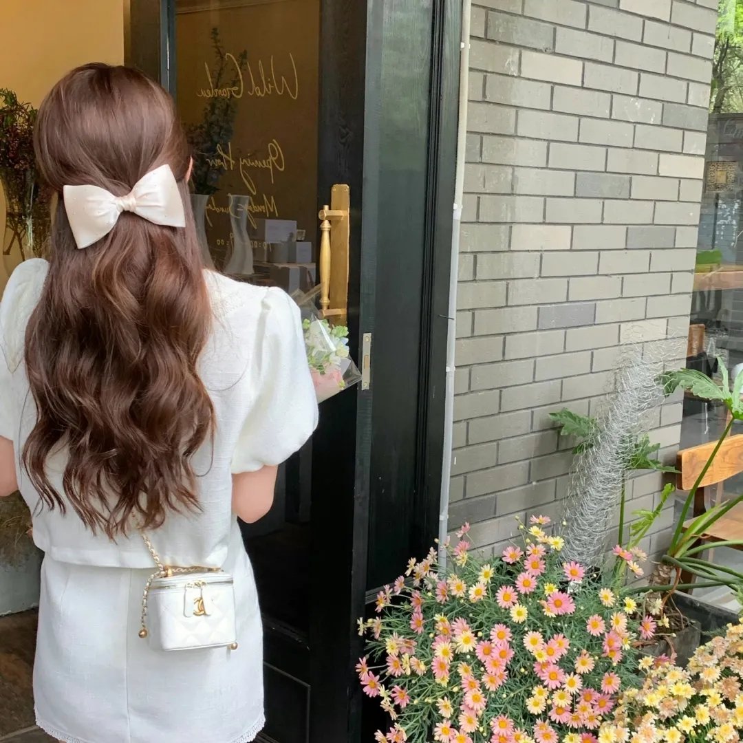 女儿住在月亮上